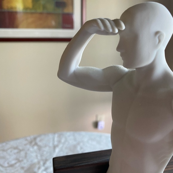 RETIRED 2008 ‘HIGHER LLADRO’ porcelain figurine-Item #01011899 - Picture 8 of 11